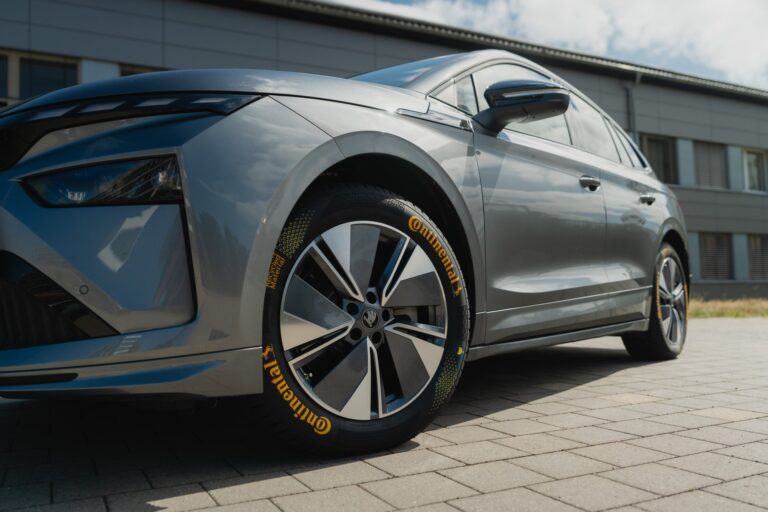 Концептуалната гума Continental ZEvRA използва 43% рециклирани материали и постига най-високата оценка на ЕС за съпротивление при търкаляне